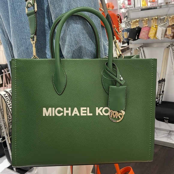 Michael Kors Mirella Medium East West Pebbled Leather Tote Shopper Bag MK EW
NWT - Picture 16 of 16